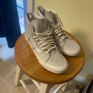 Vans off the wall grey-purple high tops